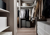 WALK THROUGH CLOSET